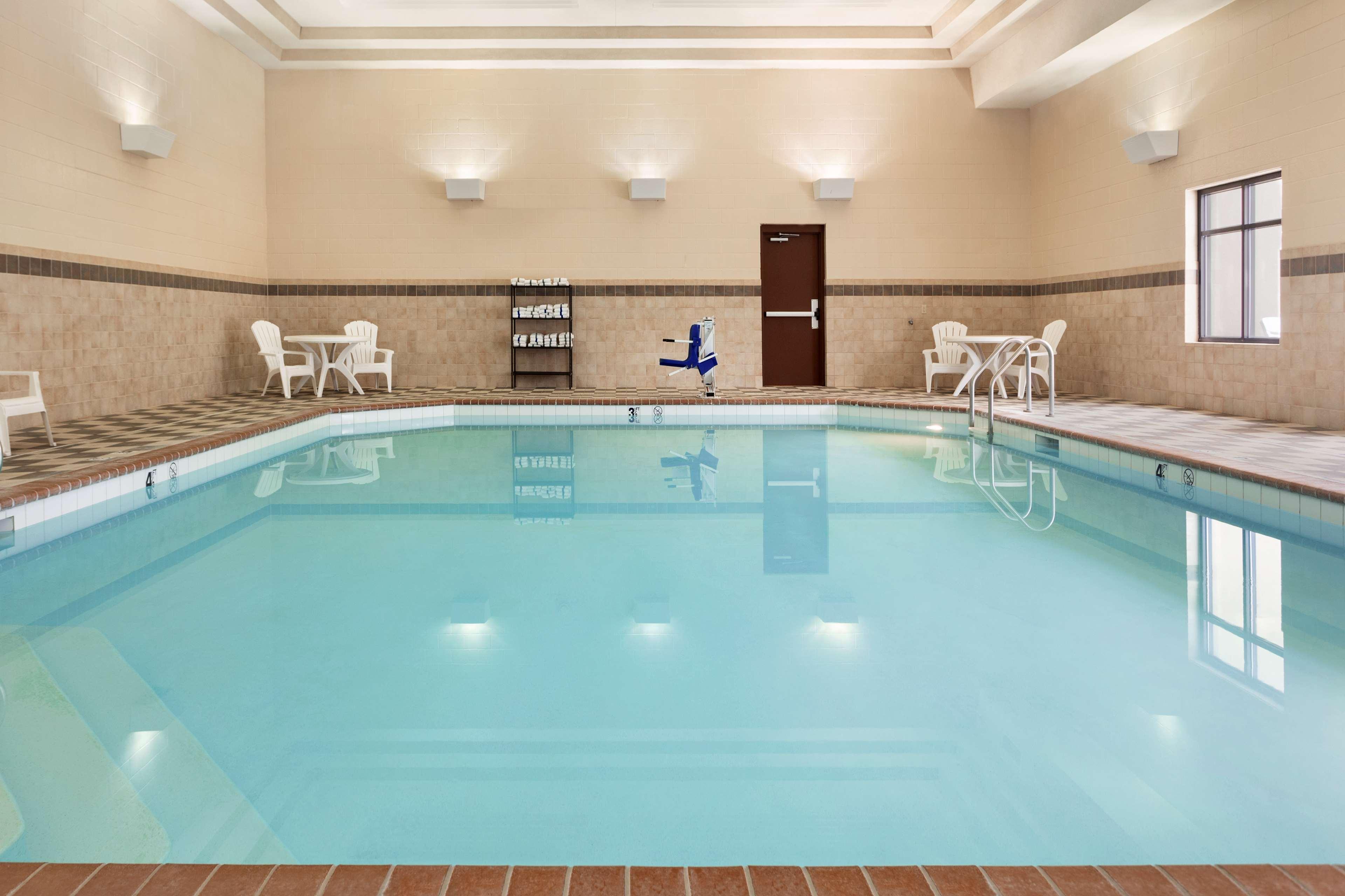 Country Inn & Suites By Radisson, Lincoln North Hotel And Conference Center, Ne Buitenkant foto