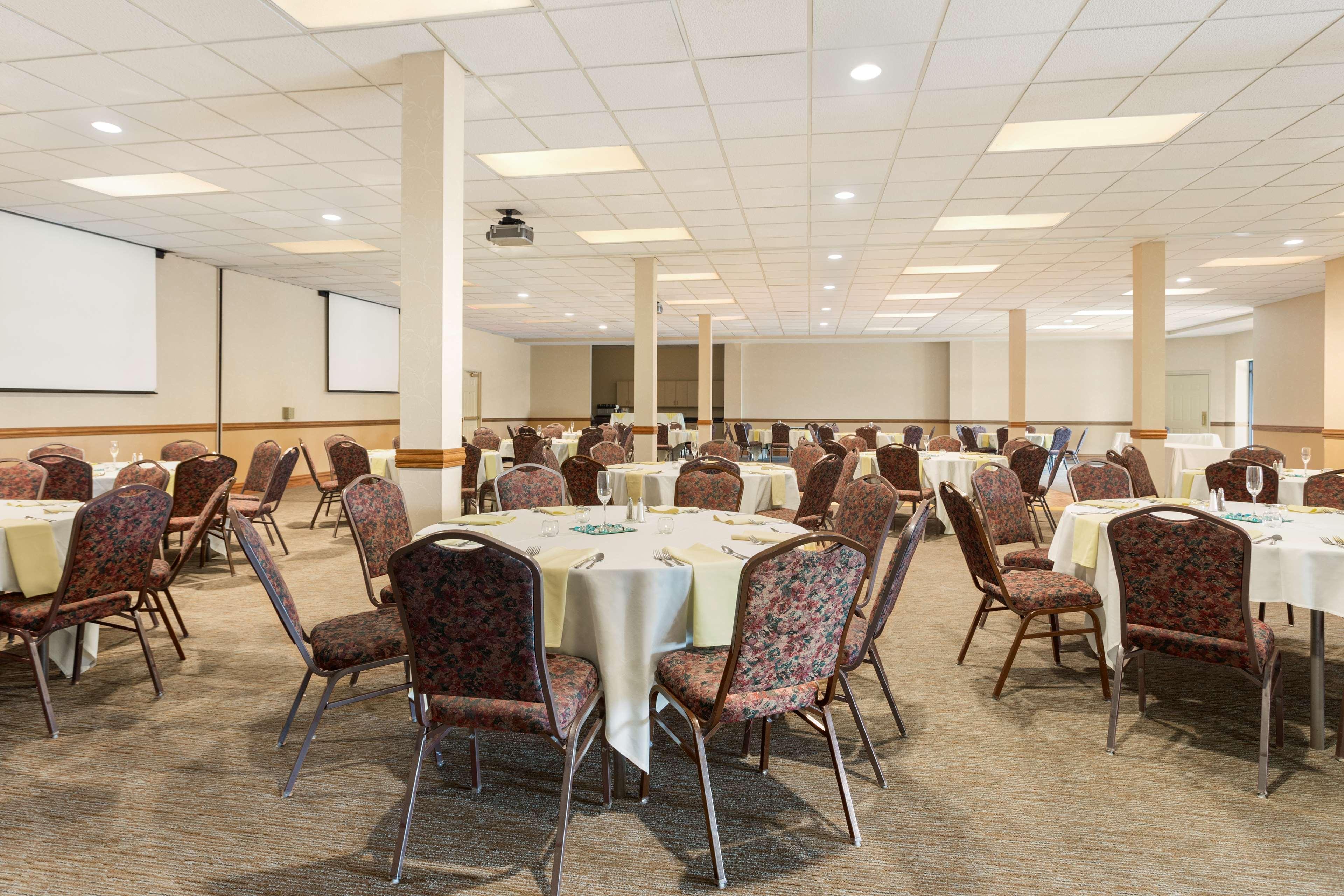 Country Inn & Suites By Radisson, Lincoln North Hotel And Conference Center, Ne Buitenkant foto